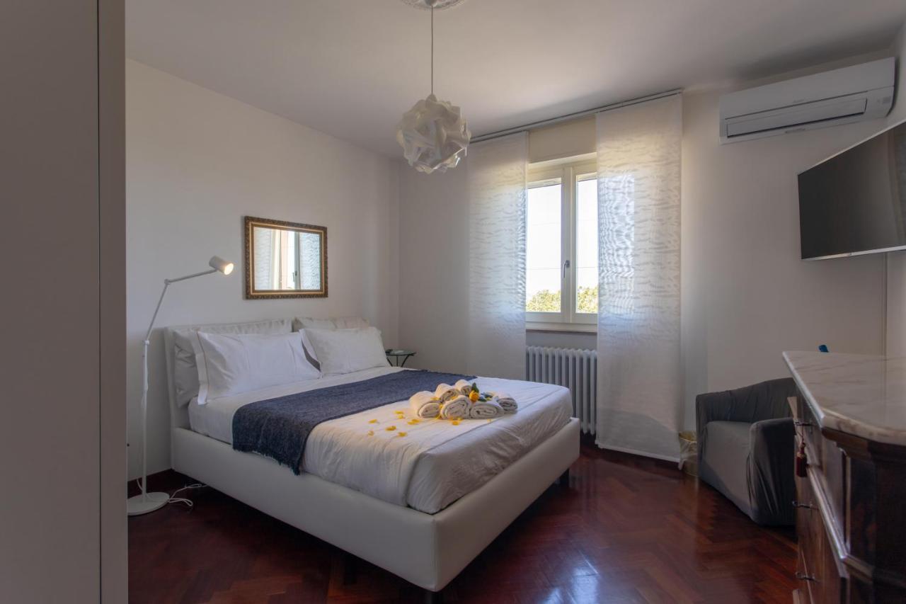 La Principessa Nera B&B Ostra Ngoại thất bức ảnh
