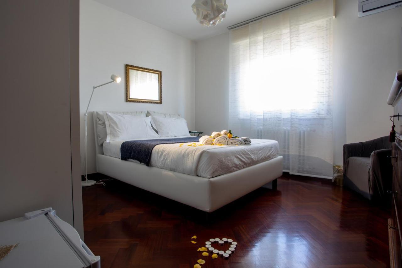 La Principessa Nera B&B Ostra Ngoại thất bức ảnh