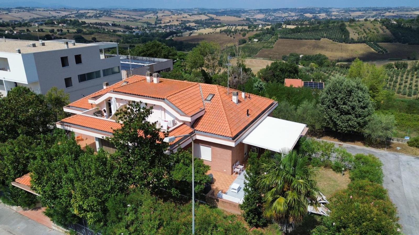 La Principessa Nera B&B Ostra Ngoại thất bức ảnh